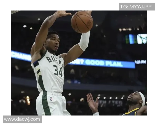 没把握住！华盛顿三分出手被字母哥犯规！三罚中一错失良机