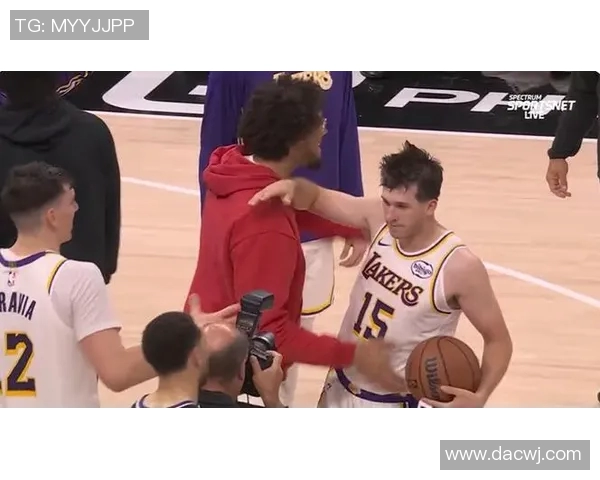 里夫斯生涯第三次在剩余2秒内投进制胜球 去年圣诞大战曾绝杀勇士