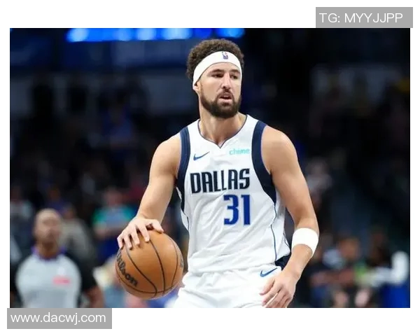 独行侠官方：米德尔顿右肩疼痛，本场比赛将不会回归